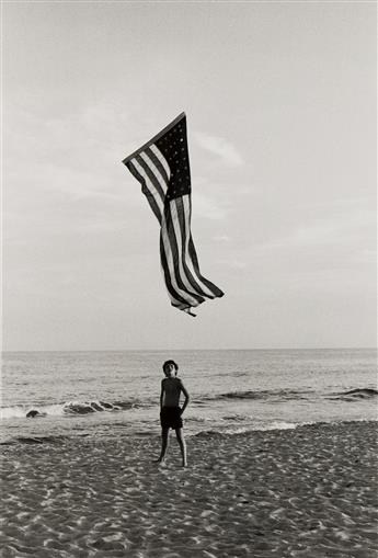 ELLIOTT ERWITT (1928-2023) A selection of 5 photographs depicting beach scenes. Circa 1970s.